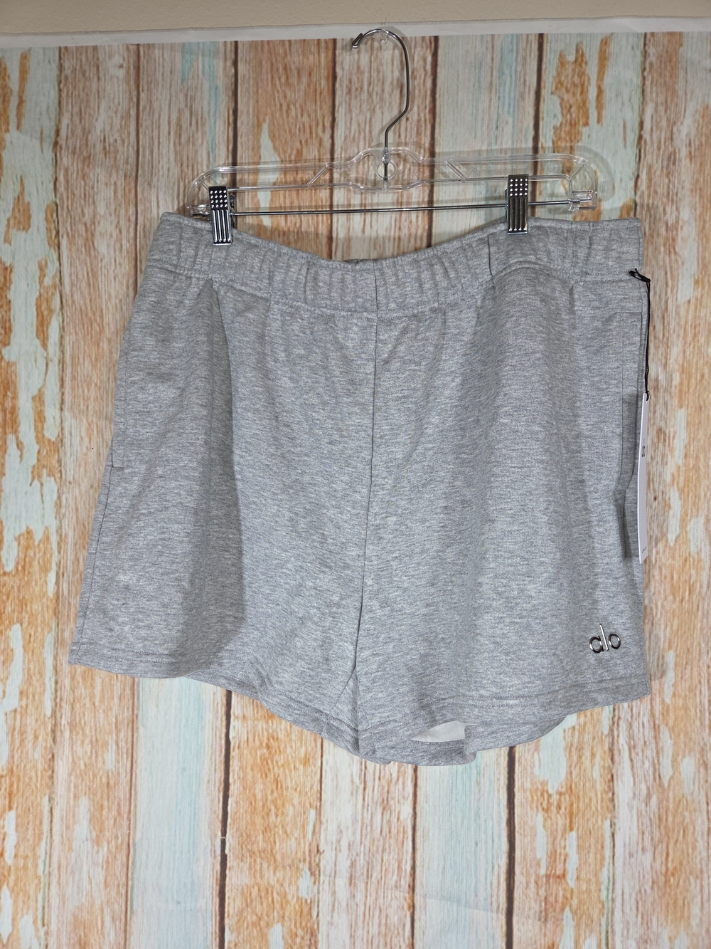 ALO Yoga Accolade Sweat Shorts In Athletic Grey Size Large